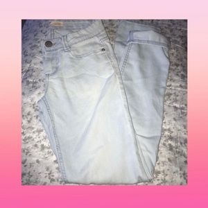 Light wash skinny jeans